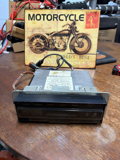 Harley 76164-94A AM/FM Auto Reverse Cassette Radio w/ Wiring Used