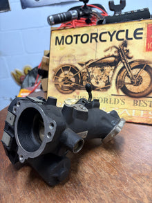 2009 Harley-Davidson Throttle Body 27685-08A w/ Intake Brackets Used