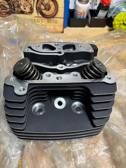 Harley Twin Cam 88 OEM Cylinder Heads 16723-99 16725-99 1999-06