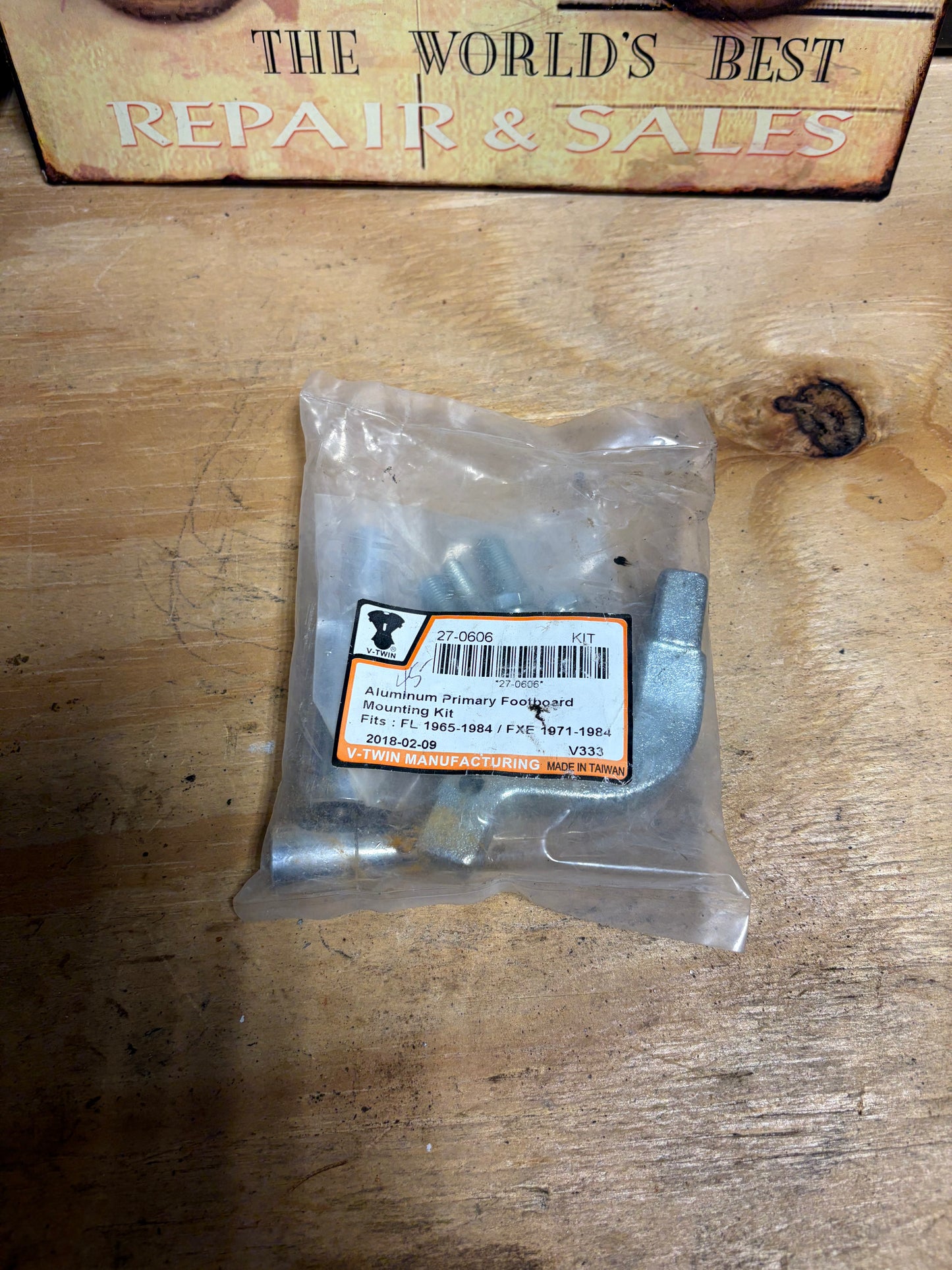 V-Twin 27-0606 Footboard Mounting Kit Harley FL FXE 1965-84 NOS