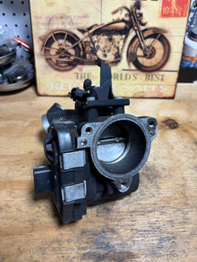 Harley OEM Twin Cam Throttle Body / Induction Module 27685-11A with Sensor