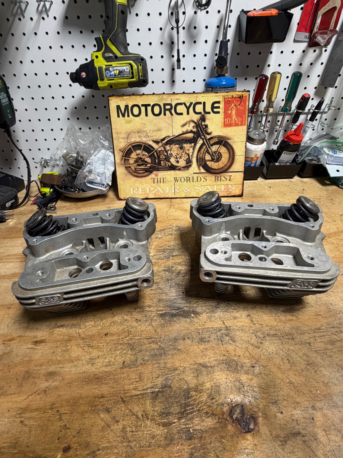 S&S Super Stock Evo Big Twin Cylinder Heads Pair 90-1000F 90-1000R
