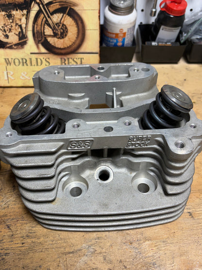 S&S Super Stock Evo Big Twin Cylinder Heads Pair 90-1000F 90-1000R