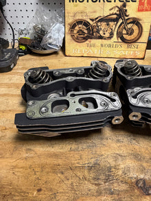Harley Twin Cam 88 OEM Cylinder Heads Pair 16723-99 16725-99 1999-06