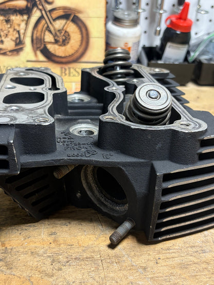 Harley Twin Cam 88 OEM Cylinder Heads Pair 16723-99 16725-99 1999-06