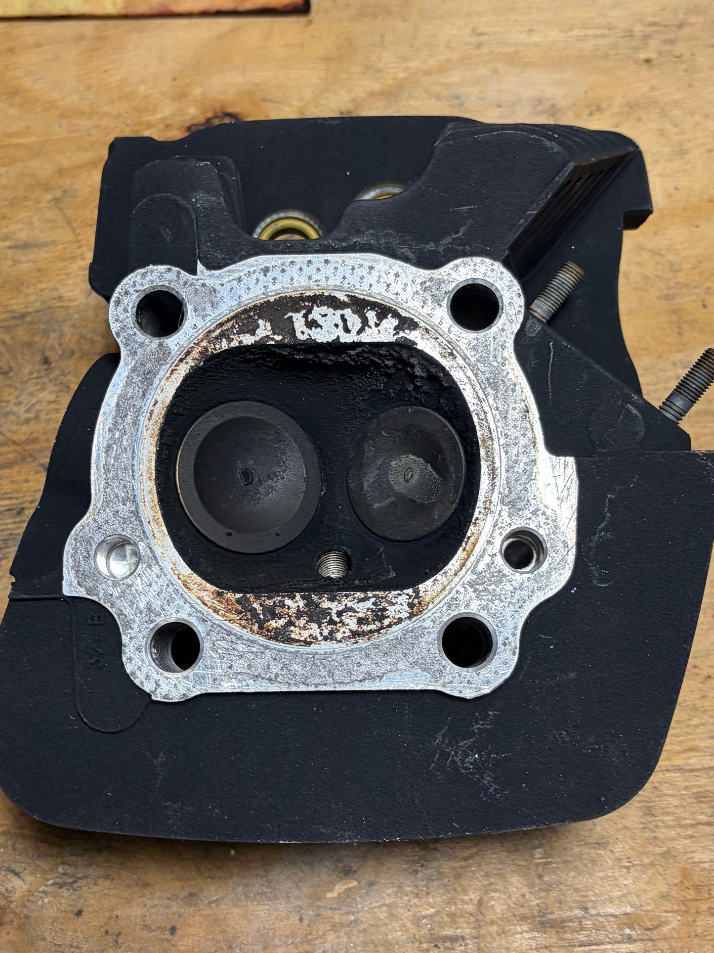 Harley Twin Cam 88 OEM Cylinder Heads Pair 16723-99 16725-99 1999-06