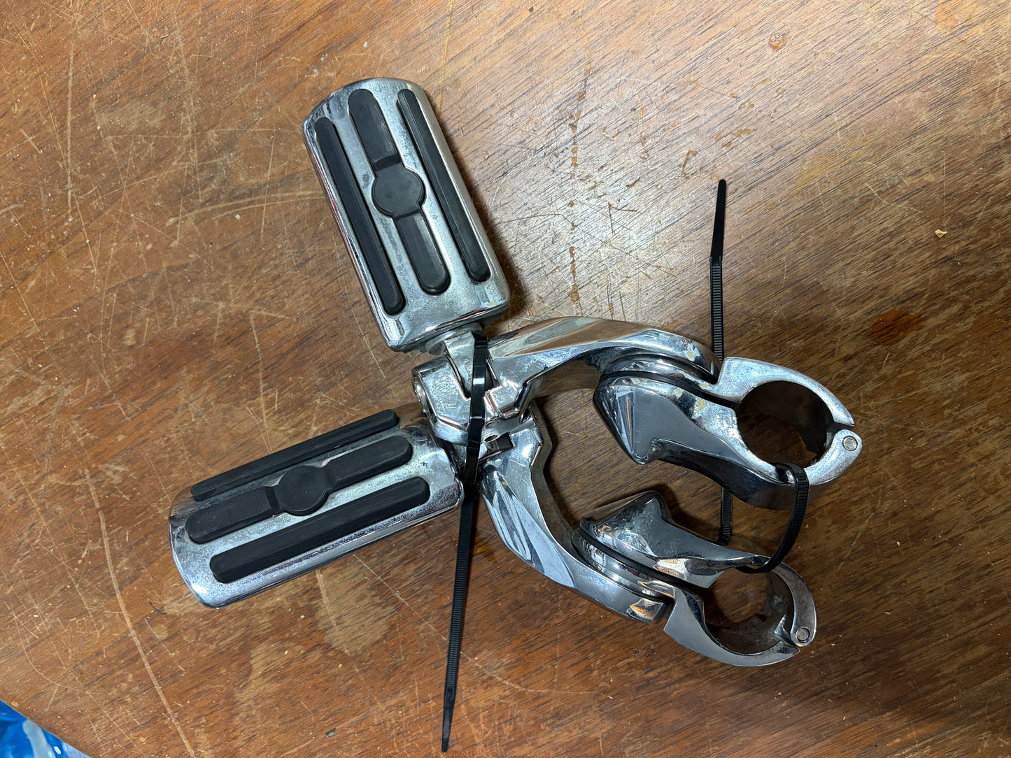 Harley 1.25in Chrome Highway Pegs Pair Aftermarket Crash Bar Used