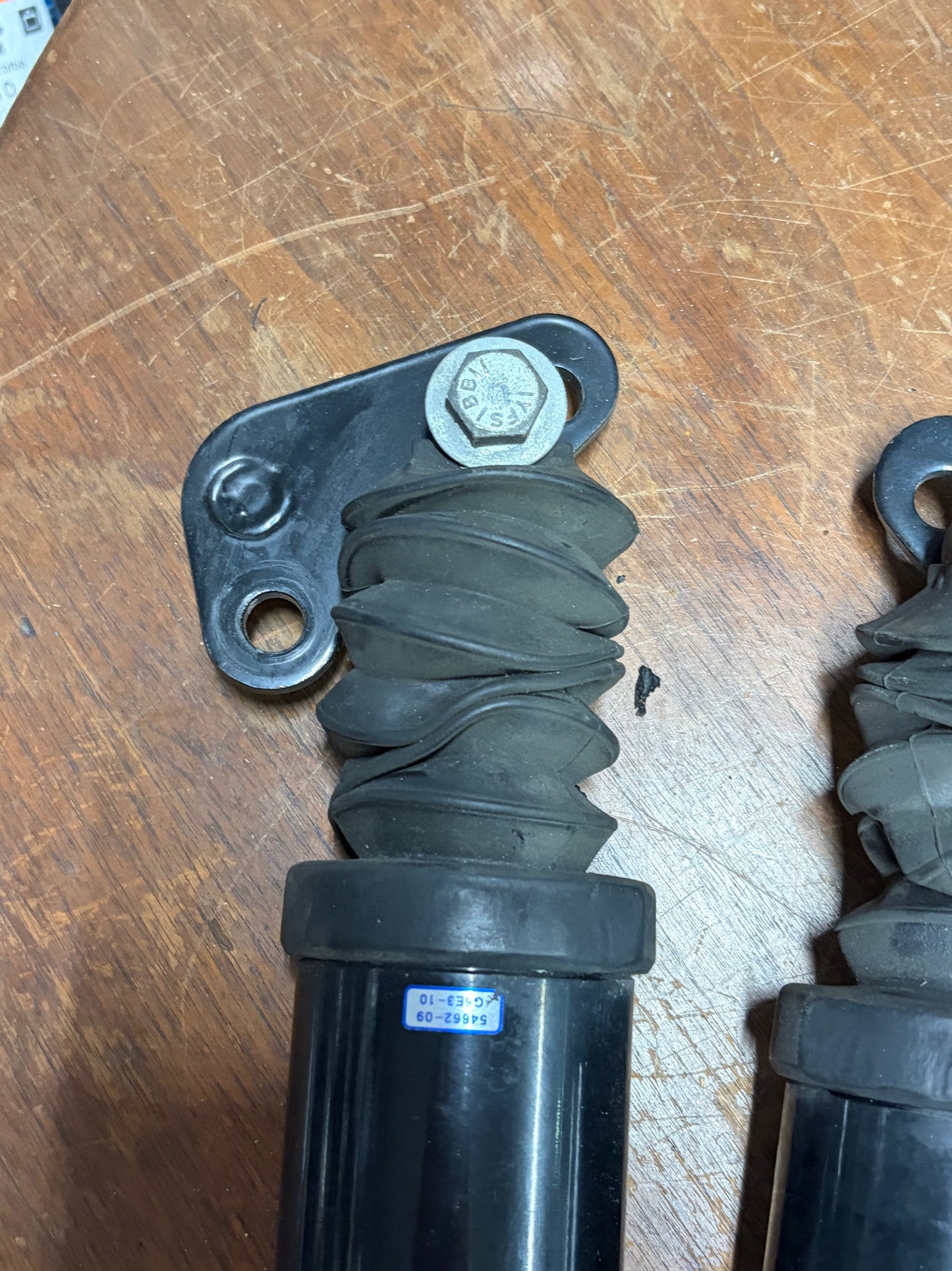 Harley OEM Low Profile Rear Air Shocks 54662-09 Touring FLHX FLTRX Pair
