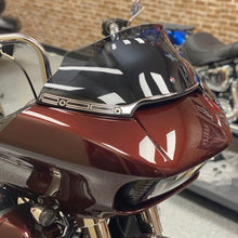 Harley '15+ Road Glide Slash Cut Billet Windshield Trim in Black on bike