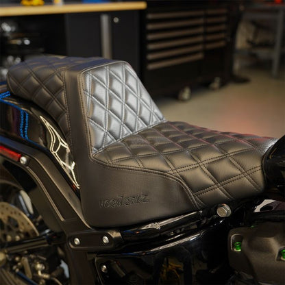 Rise Up Seat for Harley® Fat Bob '18-'25 (Diamond / Black Stitch)
