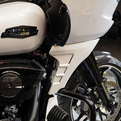 White Onyx Pearl Fairing Spoiler Kit for Harley® Road Glide close up