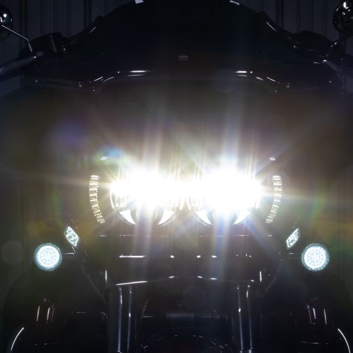 Road Glide '15-'23 Visionz™ LED Turn Signal & DRL Vent Inserts from HOGWORKZ® lit up