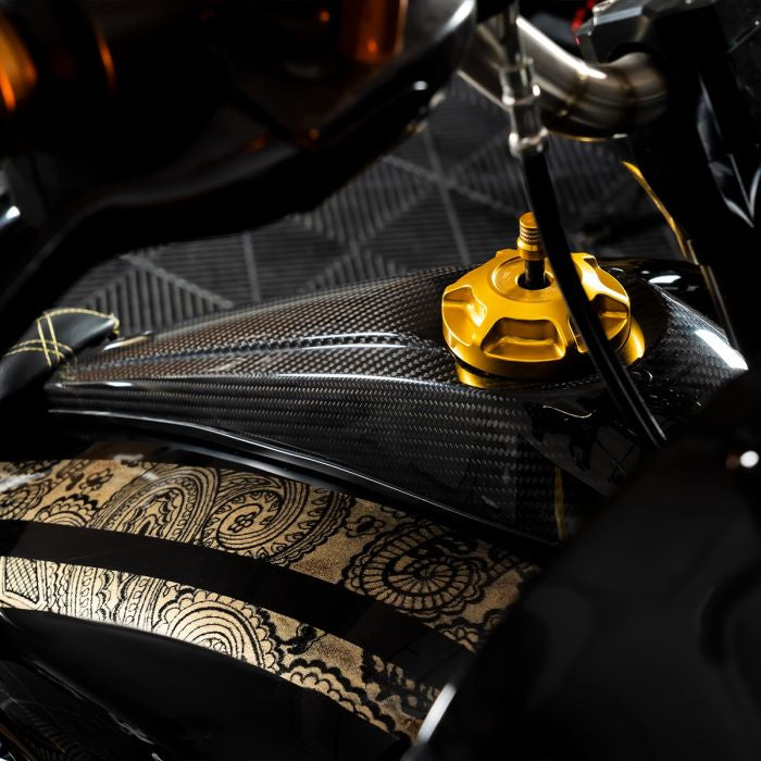 Carbon Fiber Low Profile Tank Topper™ Dash Console for Harley-Davidson® Touring from HOGWORKZ close up