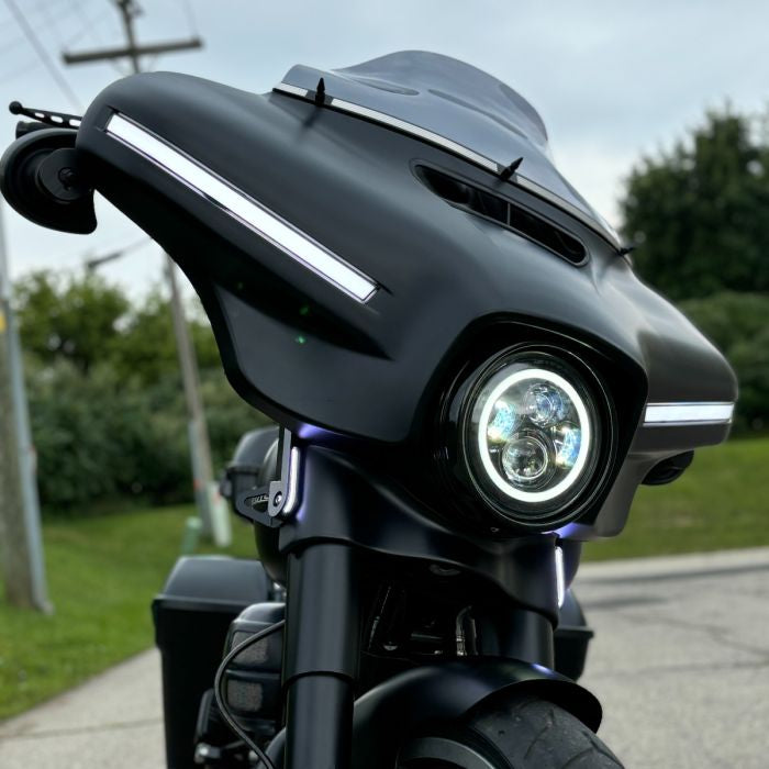 HOGWORKZ led outer fairing on Street Glide close up