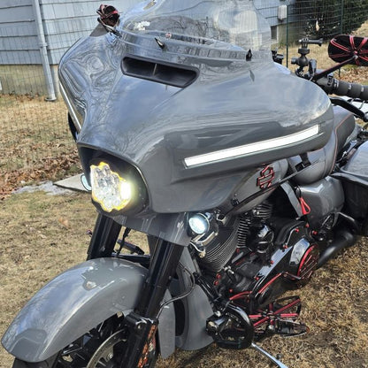 Outer Fairing w/ Integrated LEDs for Harley® Touring with silvertooth