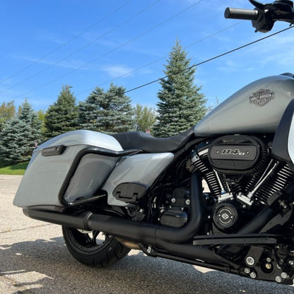 Harley® Touring Saddlebag Guards in black from HOGWORKZ® on street glide side