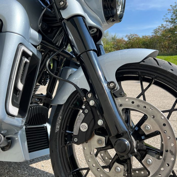 Atlas Silver Color-Matched Oil Cooler Cover on Street Glide side