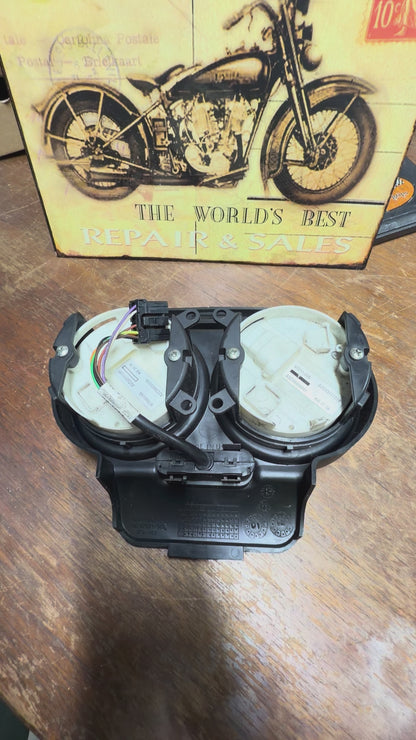 Harley 04-07 Gauge Set Housing 67923-98 67459-04A 67261-04A Used