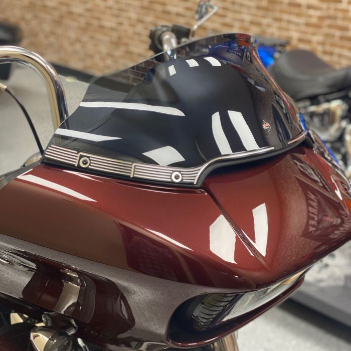 Harley '15+ Road Glide 3rd Degree Billet Windshield Trim | Black on bike