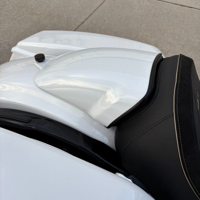 Color match Seat Cowl on Harley® road glide