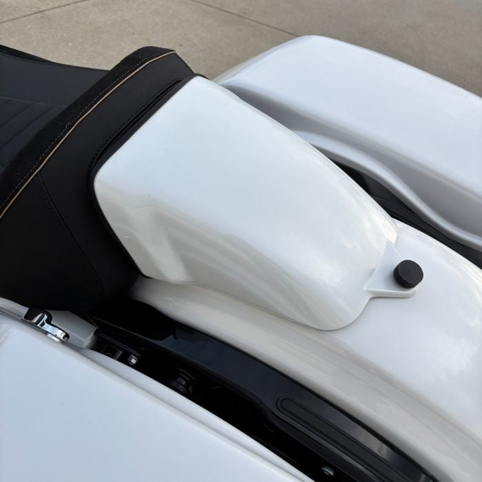Color match Seat Cowl on Harley® road glide back